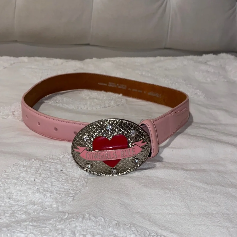 Nocona girl’s leather belt. NEW 30.5”